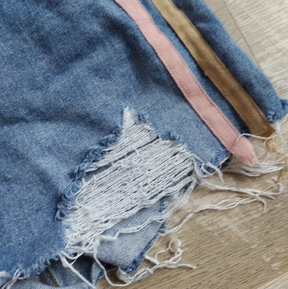 Cropp Cute Distressed Denim Shorts - Picture 7 of 11